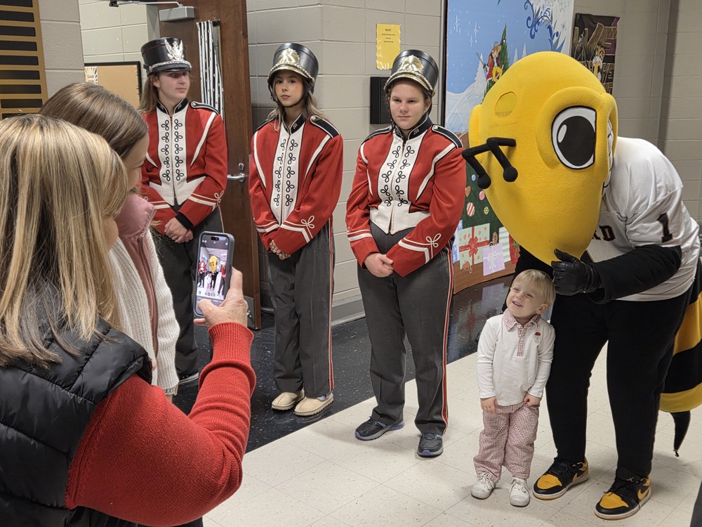Santa welcomes 1,500 guests for breakfast at annual OCS event