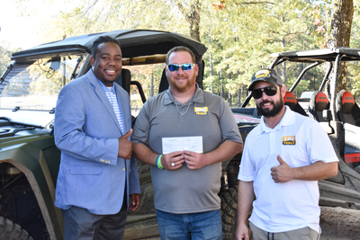 Top Trails Gives Christmas on the Square Donation