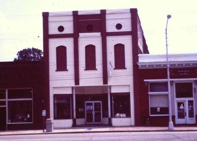 Gray Building on East Choccolocco Street, ca. 1980