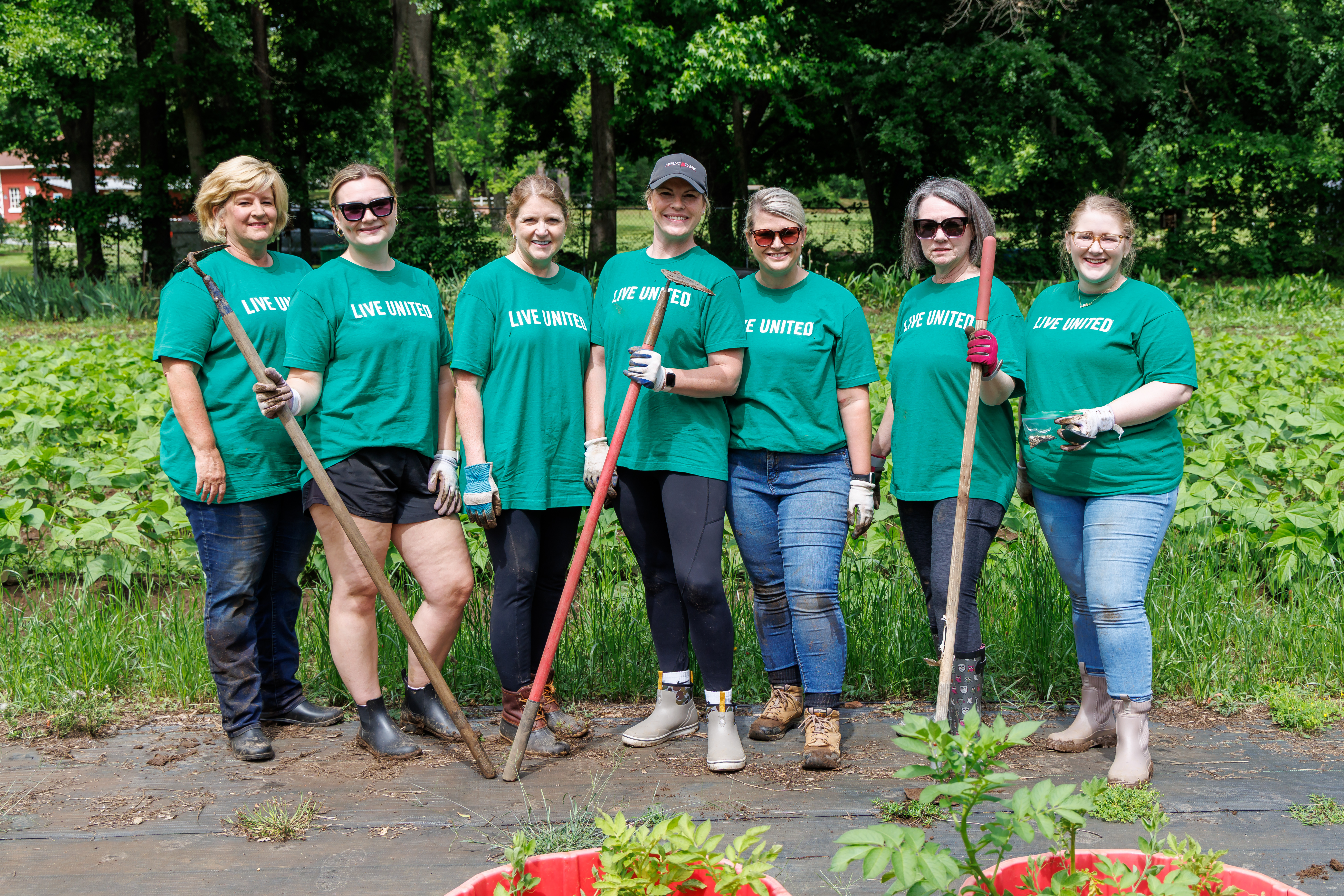 Bryant Bank volunteers at Jeremiah's Garden