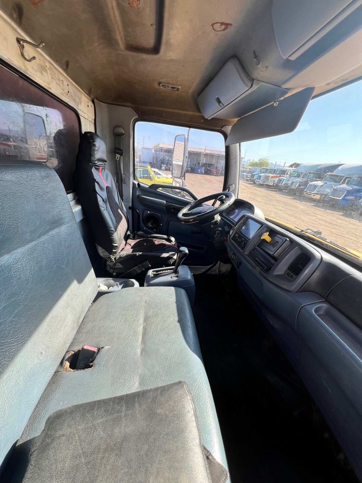 06 Hino 268