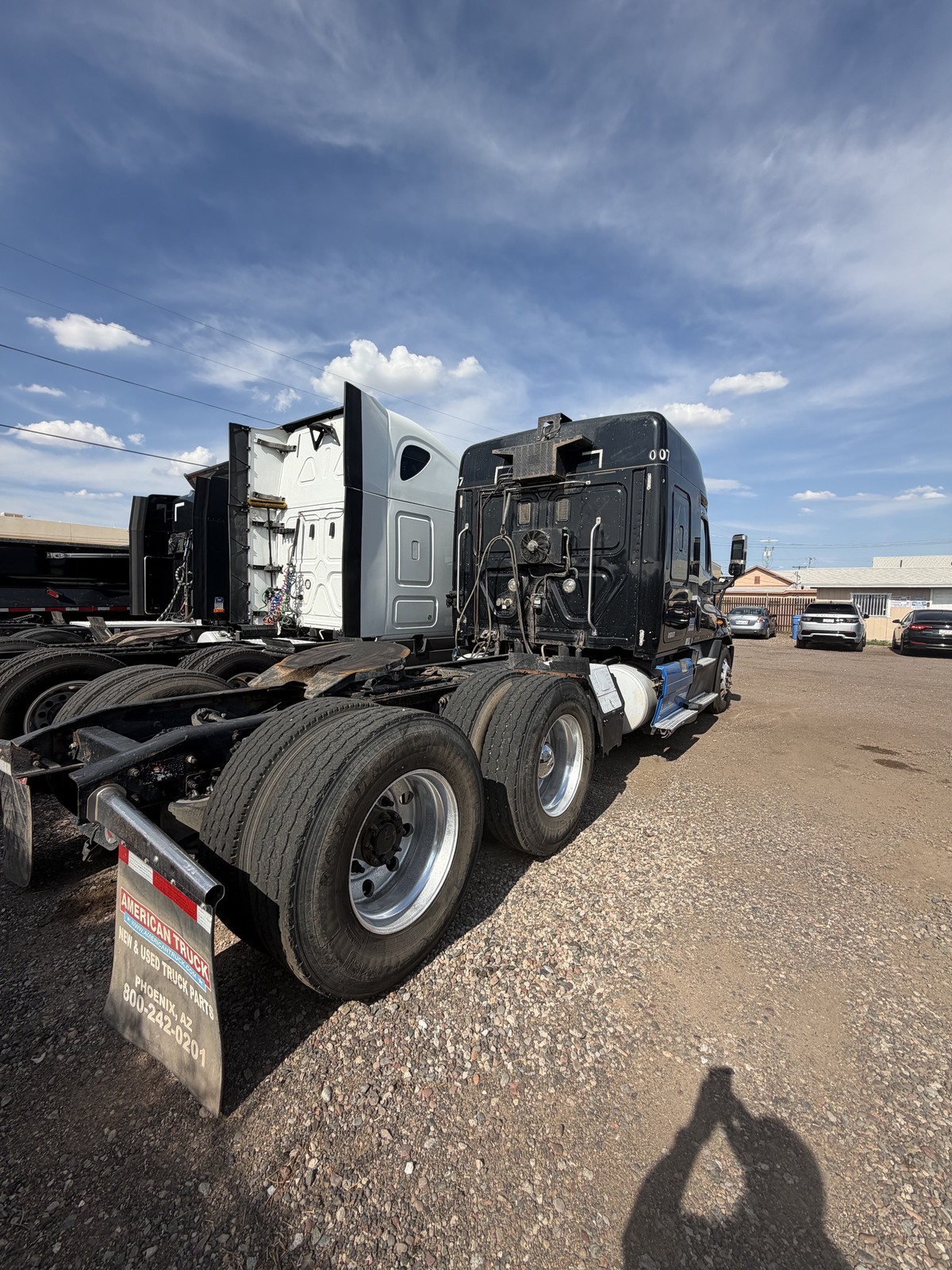12 FL BN1572