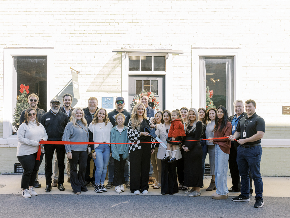 DOWNTOWN BEAUTY CO. OPENS FOR BUSINESS