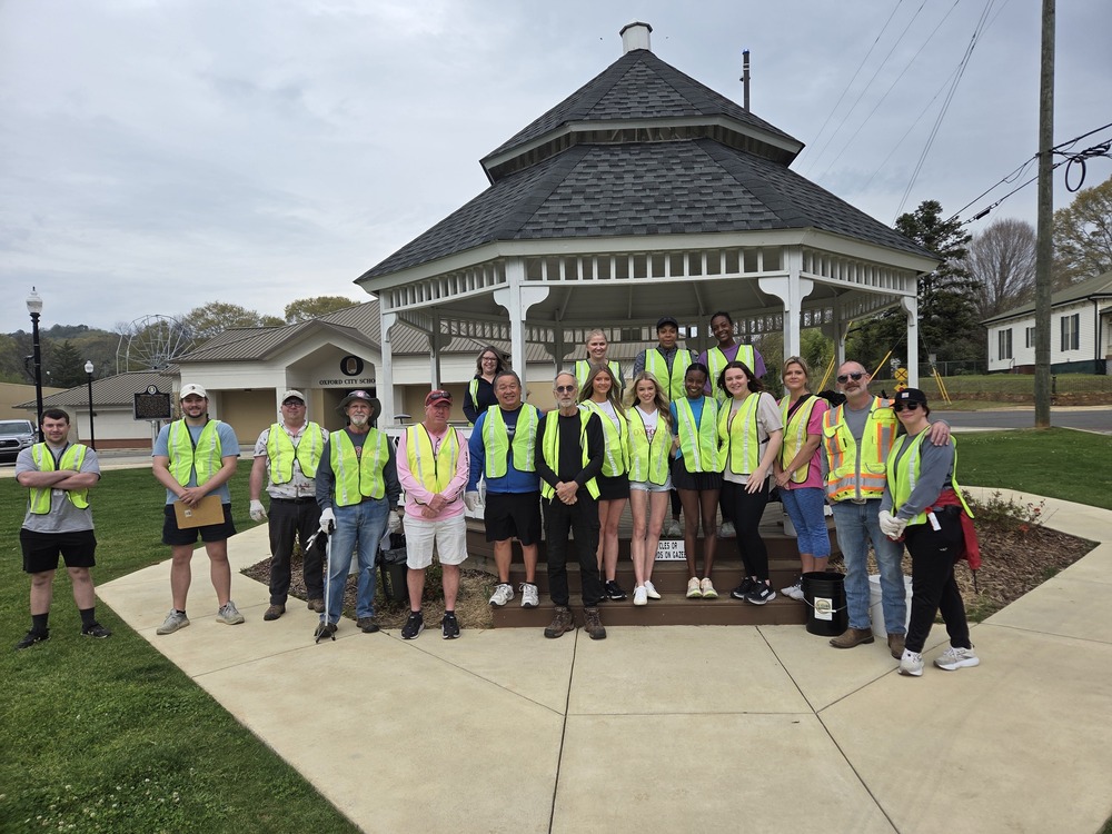 HISTORIC MAIN STREET OXFORD HOSTS FIRST CLEAN-UP DAY OF 2025