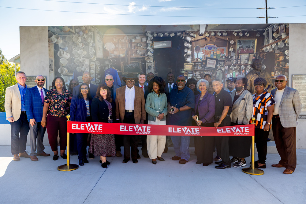 City of Tuscaloosa Holds Ribbon Cutting for Linton's Barbershop Plaza