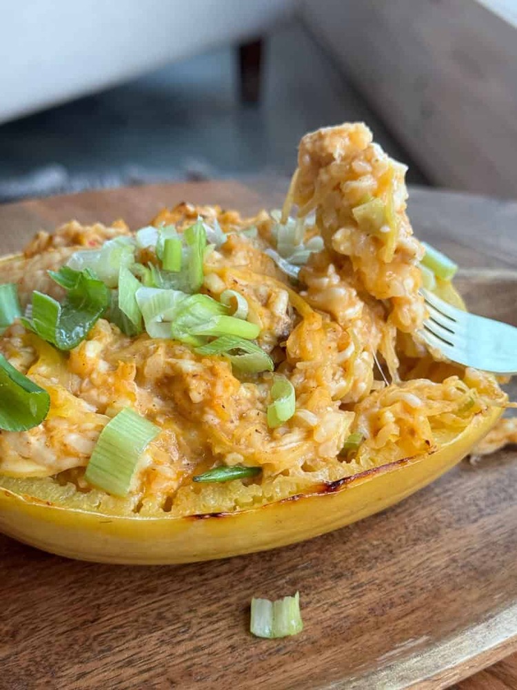 Easy Low Carb Buffalo Chicken Stuffed Spaghetti Squash